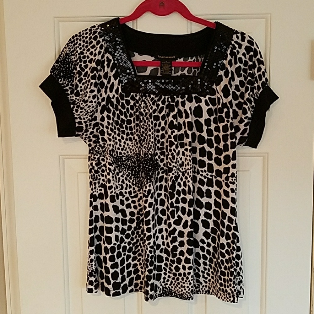 Susan Lawrence  Black n White Shirt